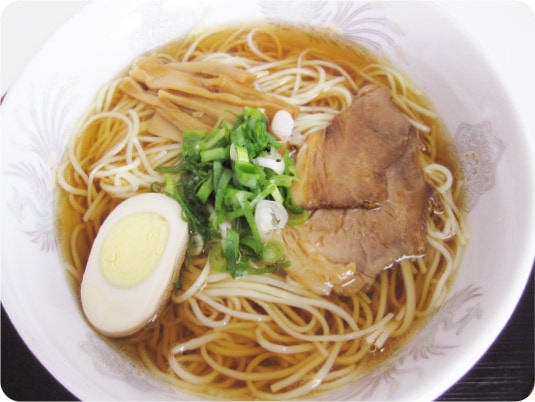 [写真]寄せ鍋のスープでつくる「料亭風」米の麺　温麺風