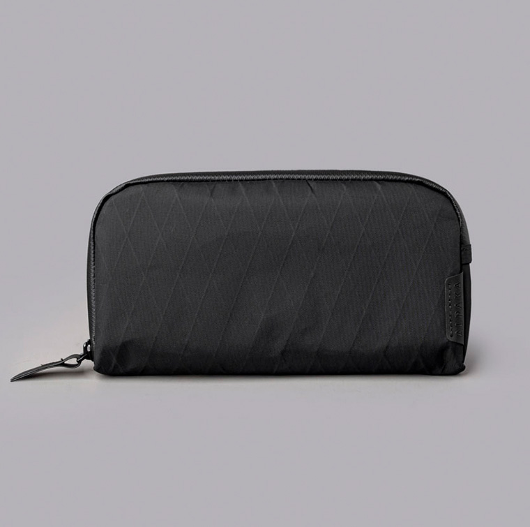 【ふじ】PUCK(パック)+アルジェの男 FLIGHT SLING (1L) X-PAC | SLING & SHOULDER | 【公式】ALPAKA