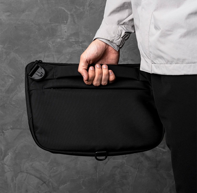 アルカパ BRAVO SLING MAX V2 AXOGRID BRAVO SLING MAX V2 AXOGRID ALPAKA アルパカ バッグ スリングバッグ