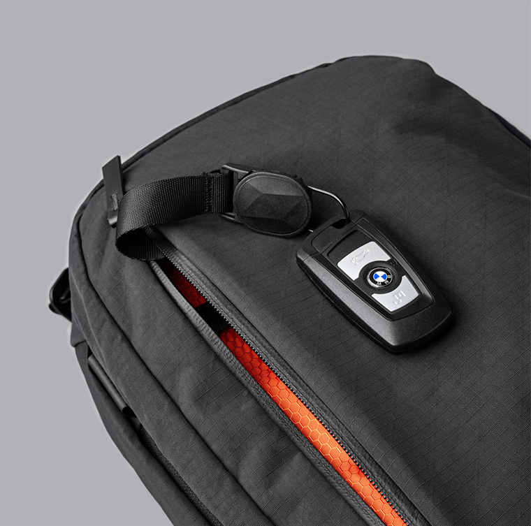 METRO BACKPACK AXOGRID | BACKPACKS | 【公式】ALPAKA (アルパカ)