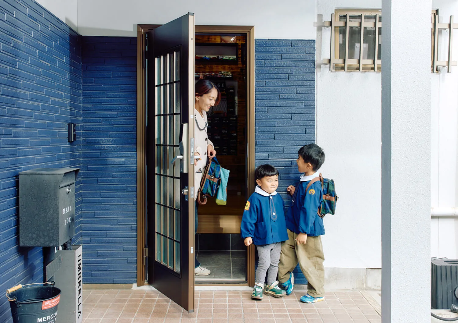 保育園へ向かう慌ただしい朝の様子