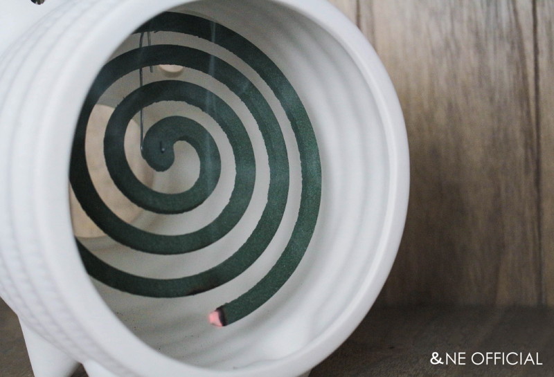 中の針金に引掛けるだけ