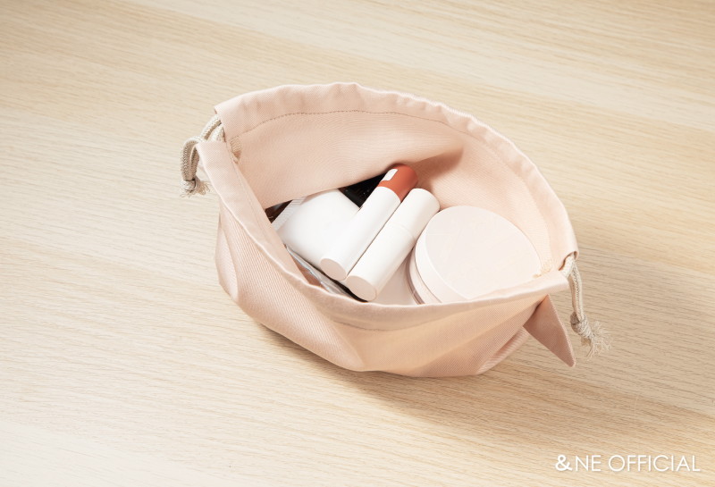 マチ付きでゆったりと使えます