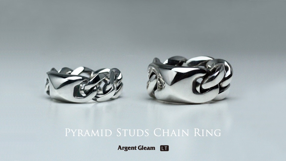 Pyramid Studs Chain Ring