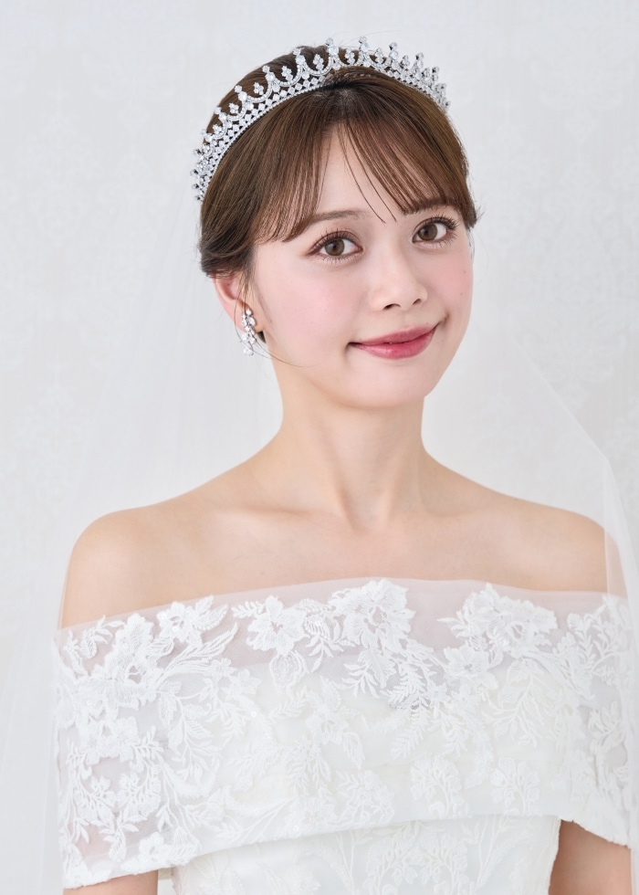 ティアラ　 ブライダルアクセサリーのアンナンウェディング