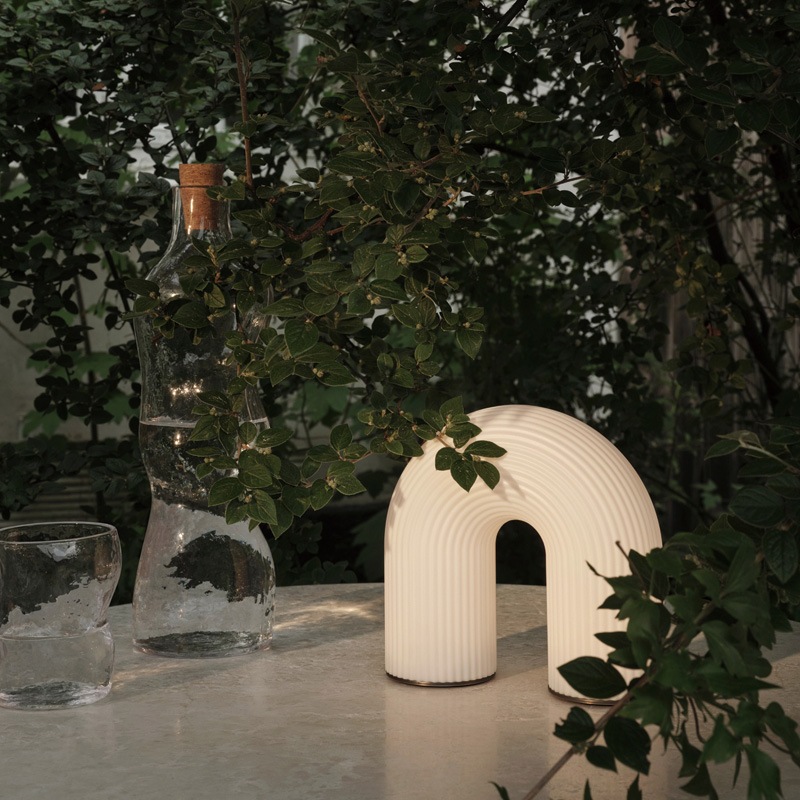 Ferm Living ブエルタ ポータブルランプ