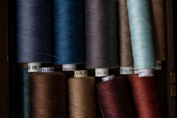 先染め生地と後染め生地の違いについて