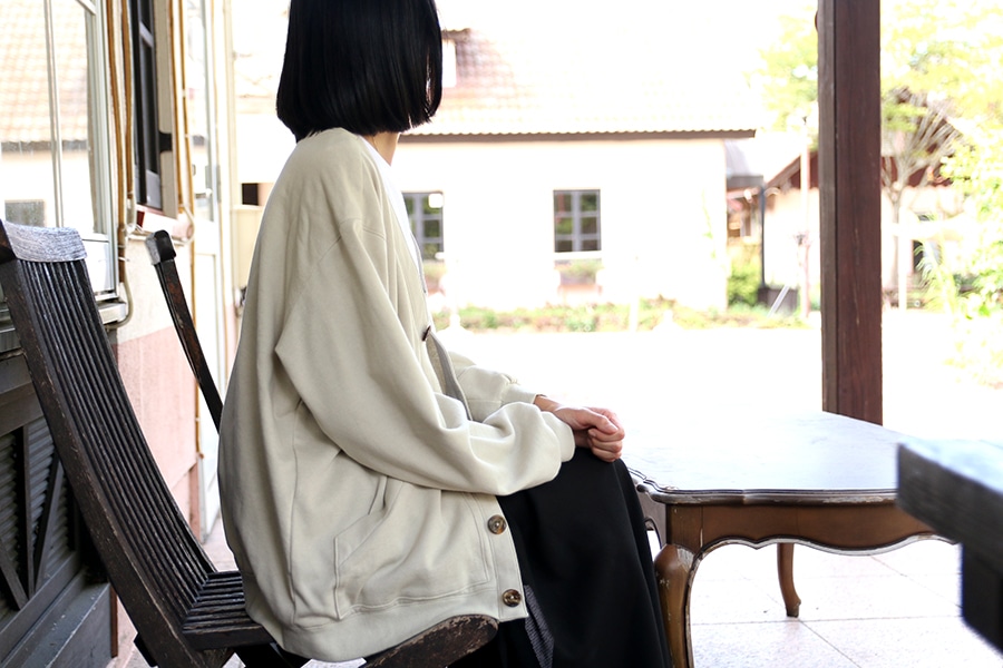 ニットカーディガン