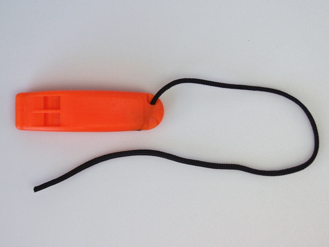 ホイッスル　オレンジ　ヒモ付き　プラスチック製笛