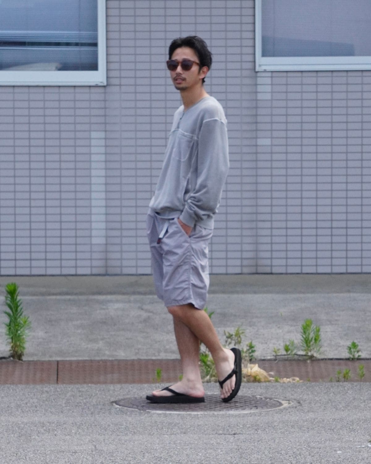 GRAY WALKER EASY SHORTS Styling Detail
