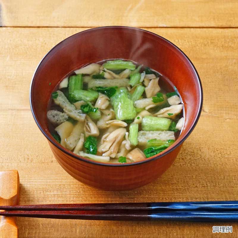 お湯を注ぐだけ！小松菜と舞茸のお味噌汁