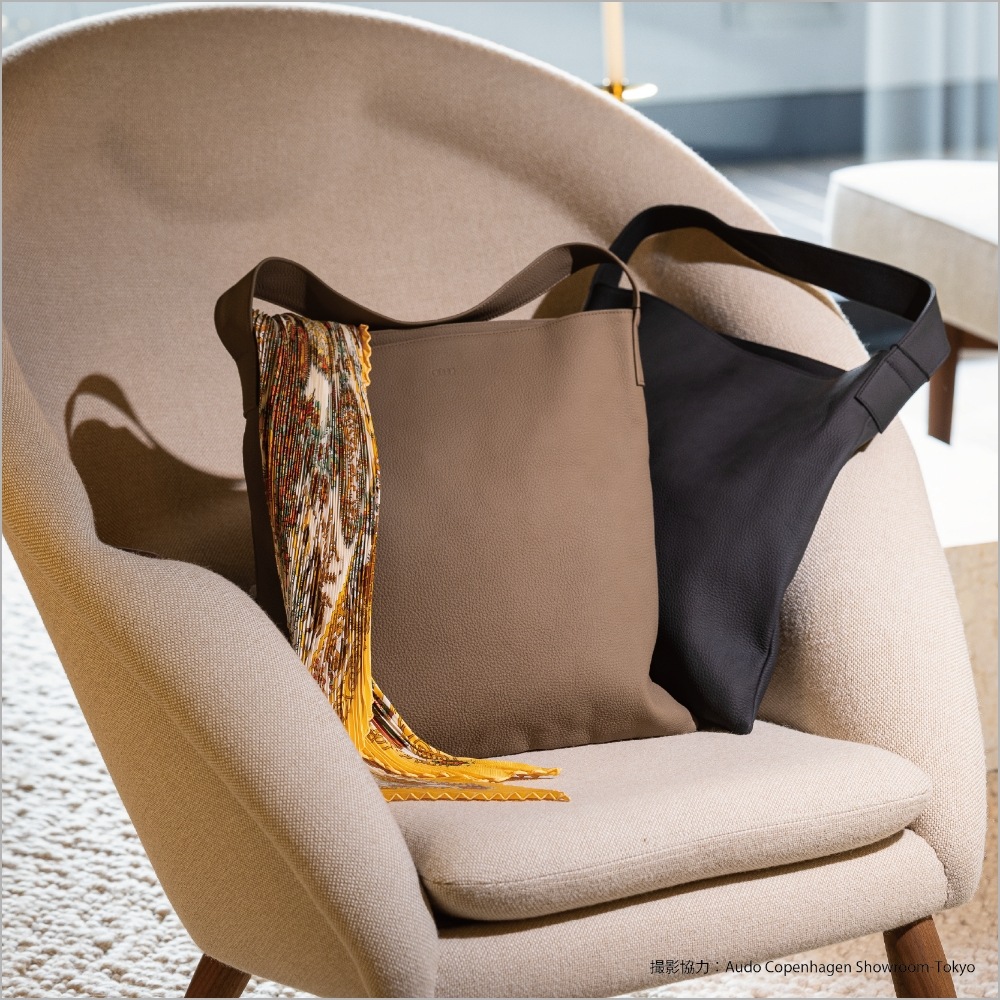 Audi レザートートバッグ