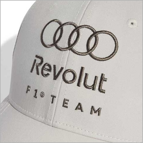 Audi Formula 1 F1® チームベースボールキャップ（チョークパール）