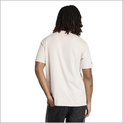 Audi Formula 1 メンズファングラフィックTシャツ（チョークパール）