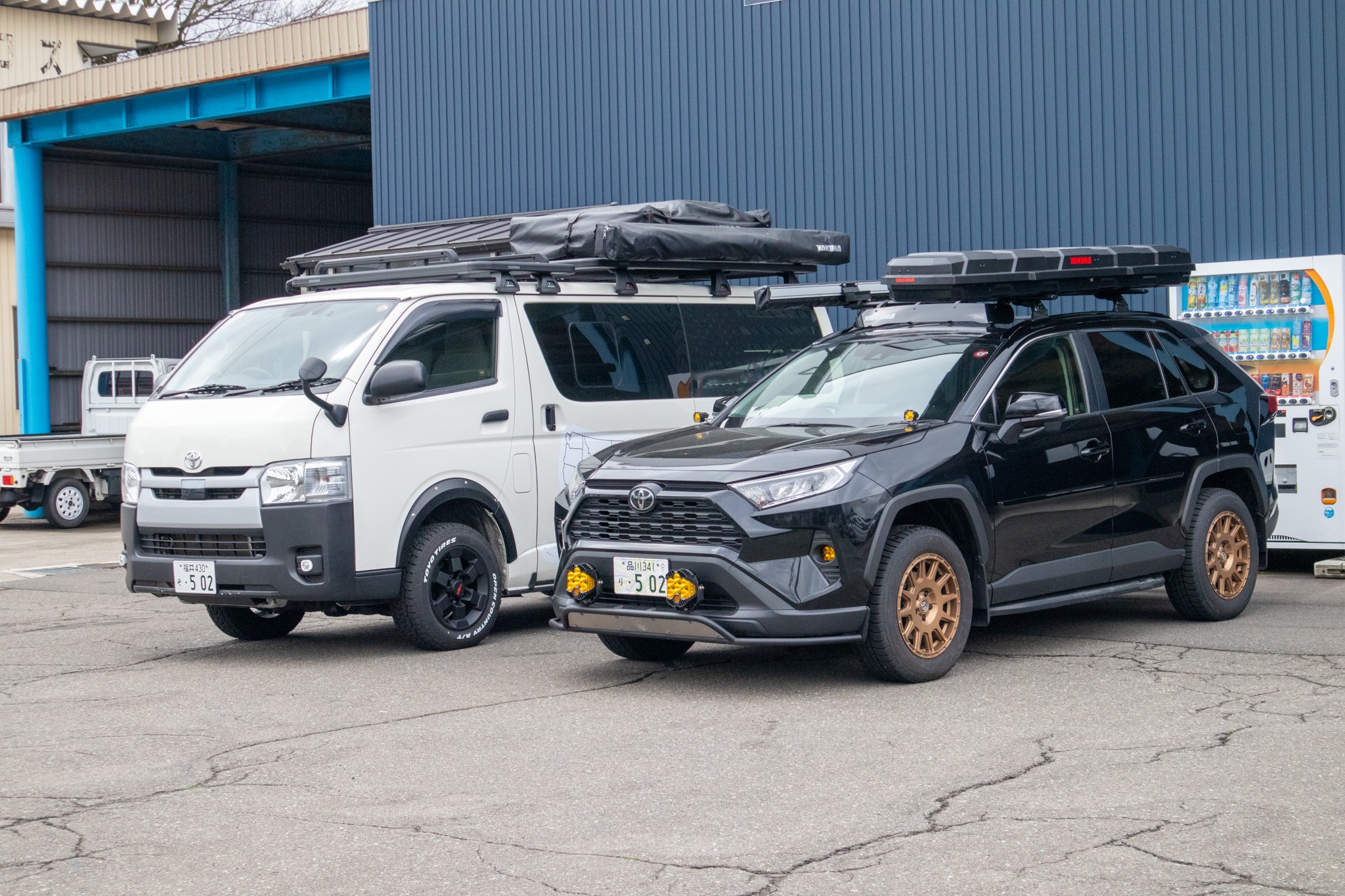 トヨタHIACEとトヨタRAV4