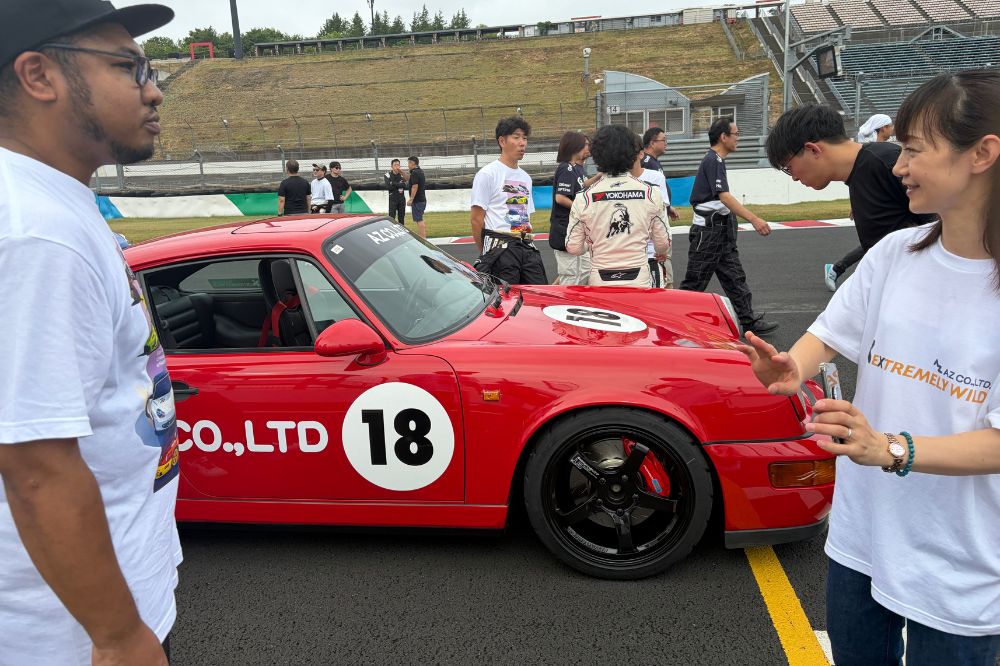 レース走行中の参加車両