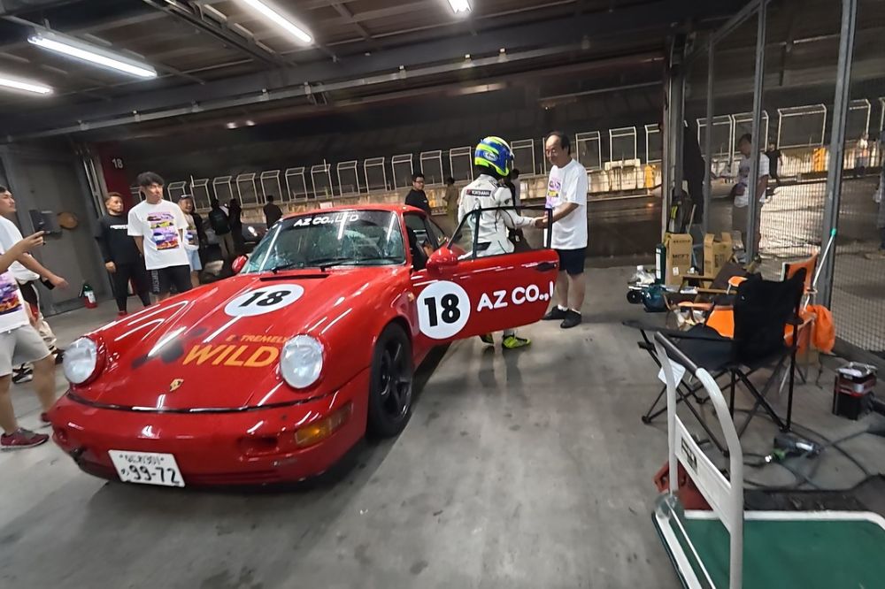 開発中オイルを使用したチームの車両