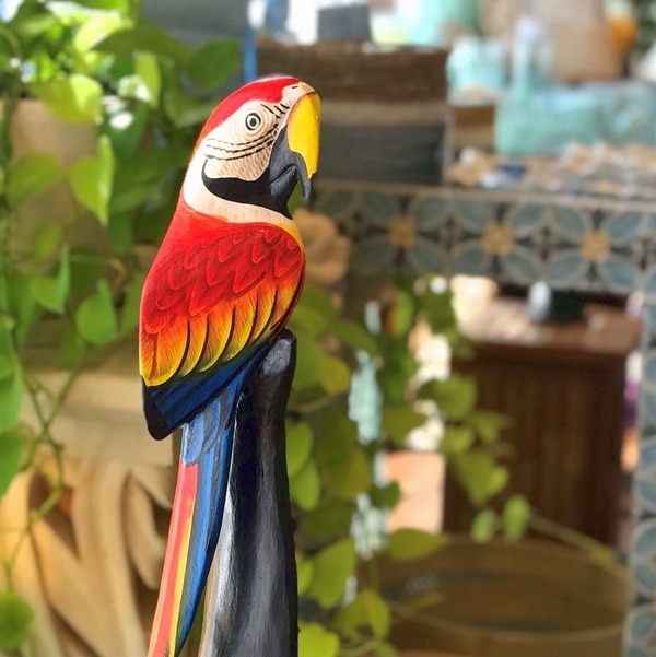 【︎】新品 置物 木に止まる鳥 置物 木に止まる鳥 リアルな毛並み (ボタンインコ)