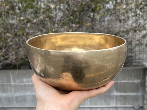 シンギングボウル old ほし 直径18cm、高9cm、811g (F#、第1)