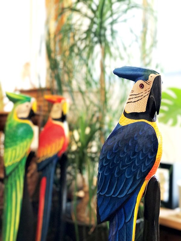 木彫りオウム／オウム オブジェ／スタンド型／南国鳥 【高さ100cm】【ブルー】-アジアンライフスタイルチャナン 公式通販 - 彫刻、オブジェ