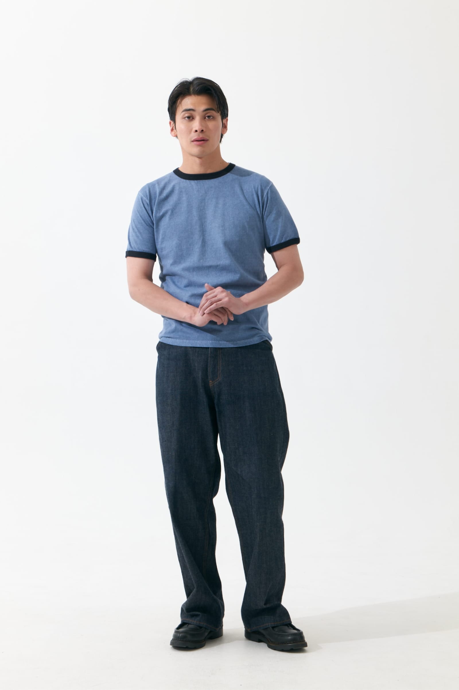 LOOK 02