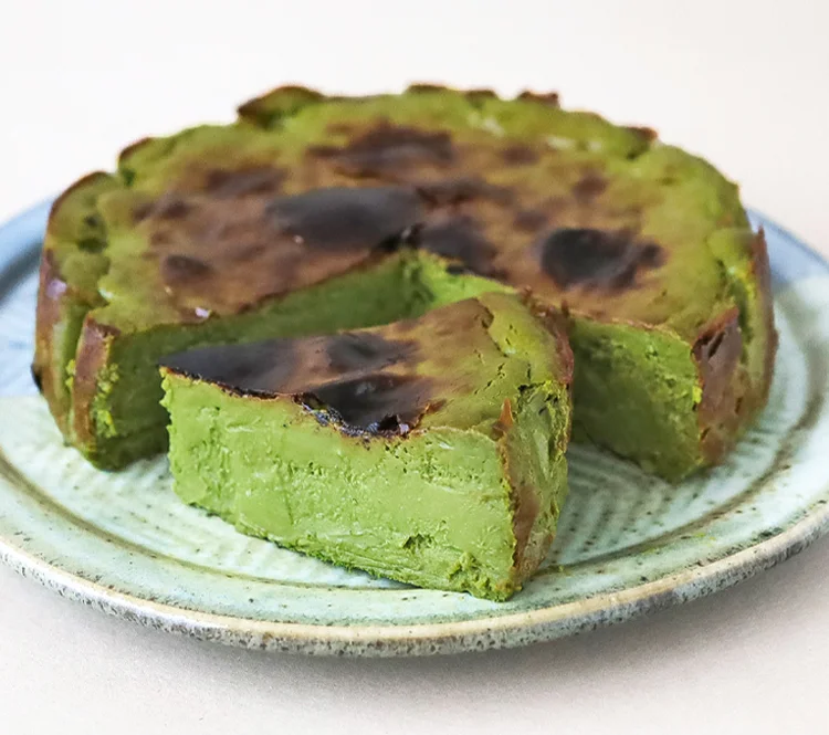 天空の抹茶バスク風チーズケーキ