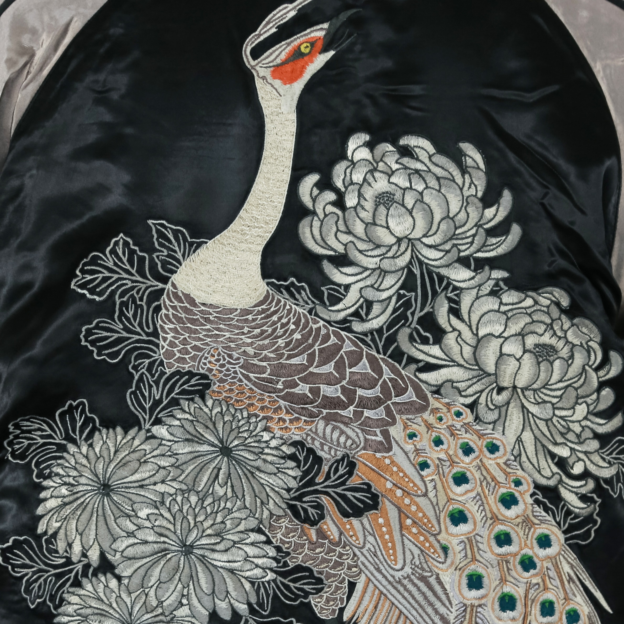 花旅楽団/ハナタビガクダン 菊と白孔雀 柄 刺繍 スカジャン （SSJ-011）