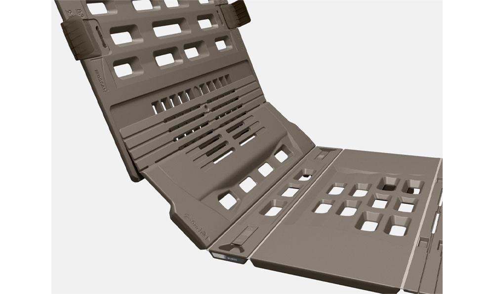 フィットラインボトムが背あげ時の身体のずれを軽減し、次の動作を楽にします。