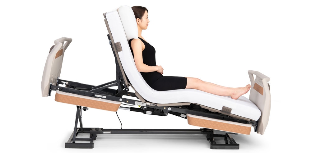 傾斜するからずれ・圧迫感が少なく、過ごしやすい座位姿勢へ【ラクリア3モーション】