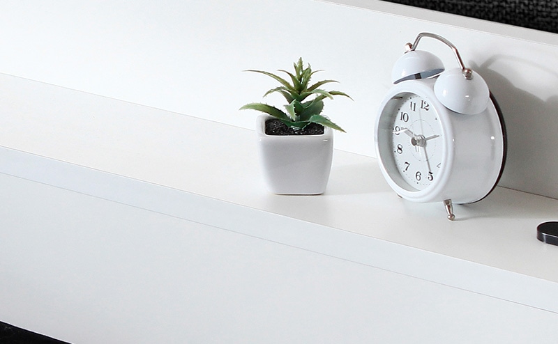 メラミン化粧板の質感（ブラック／ホワイト）