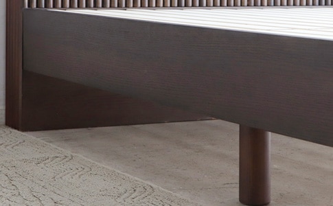 33cmの座りやすい高さとロボット掃除機対応の脚高