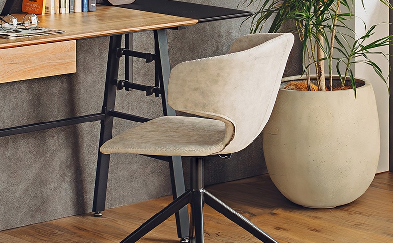 在宅ワークに使えるLinea Roundチェア