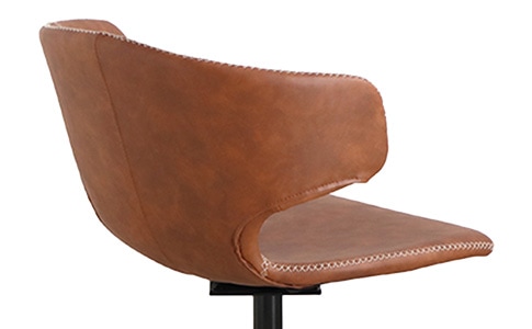 包み込む背もたれで快適に座れるLine Roundチェア