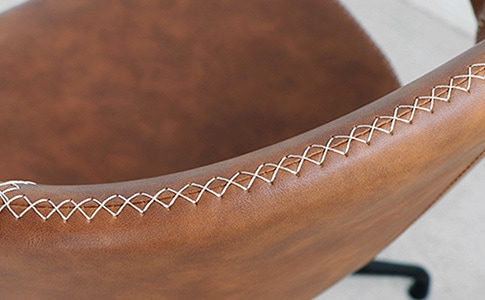 PUレザーとステッチの北欧レトロデザイン