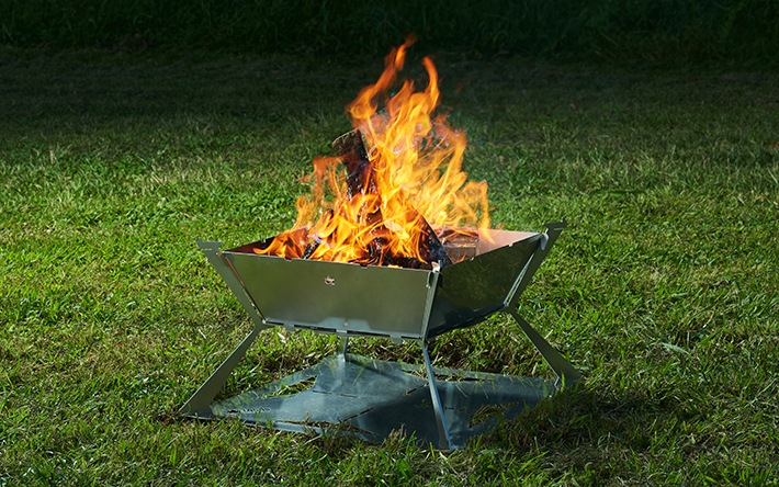 長く使うほどに味の出る重厚なたき火台