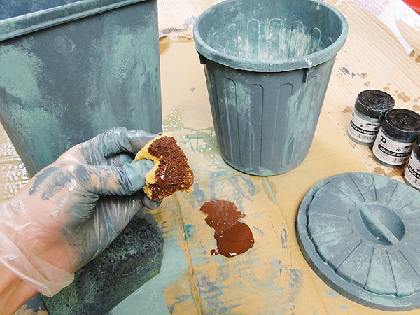 エイジング塗装を全部教えます】100均のゴミ箱を使って錆塗装を詳しく