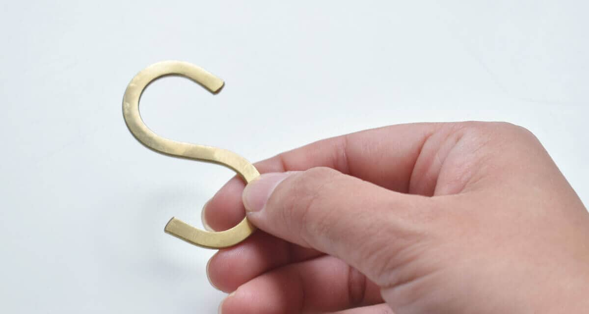 BRASS FLAT S HOOK｜CATAWARA（カタワラ）