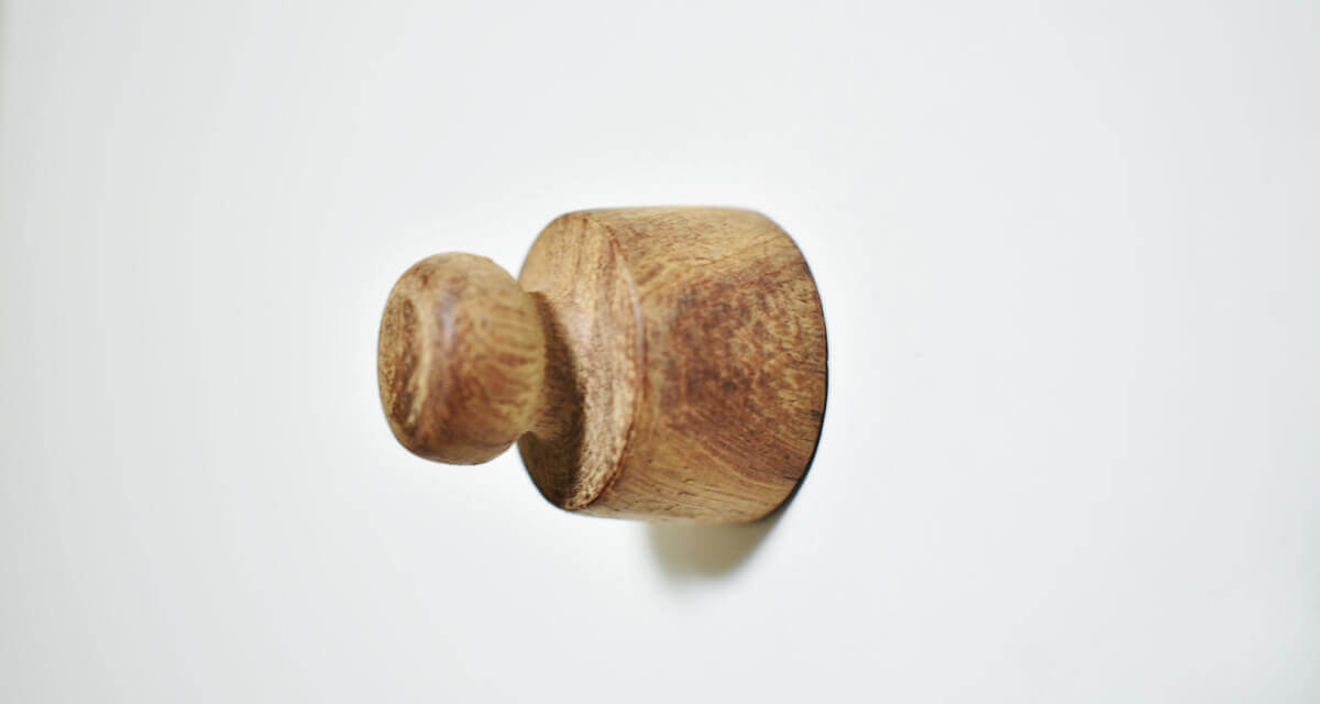 WOOD PINCHING MAGNET