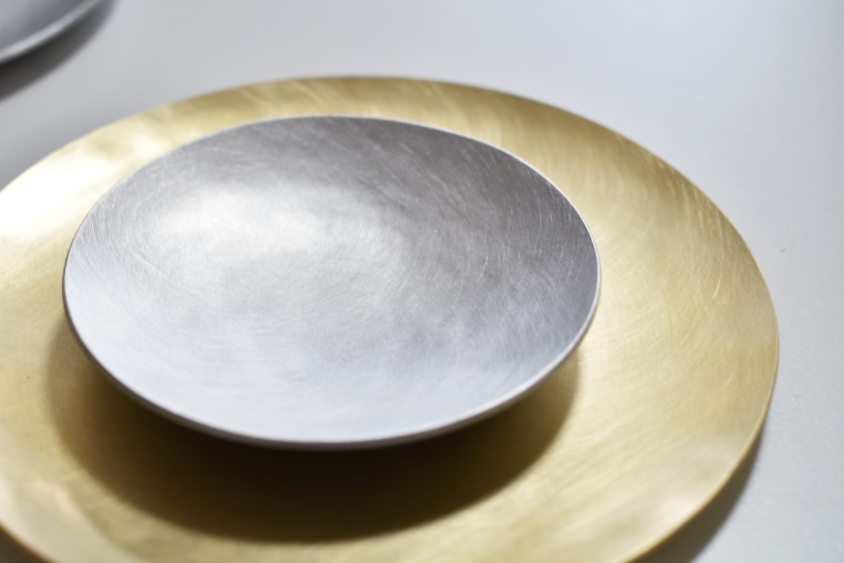 KUMIJI 真鍮とアルミの丸皿