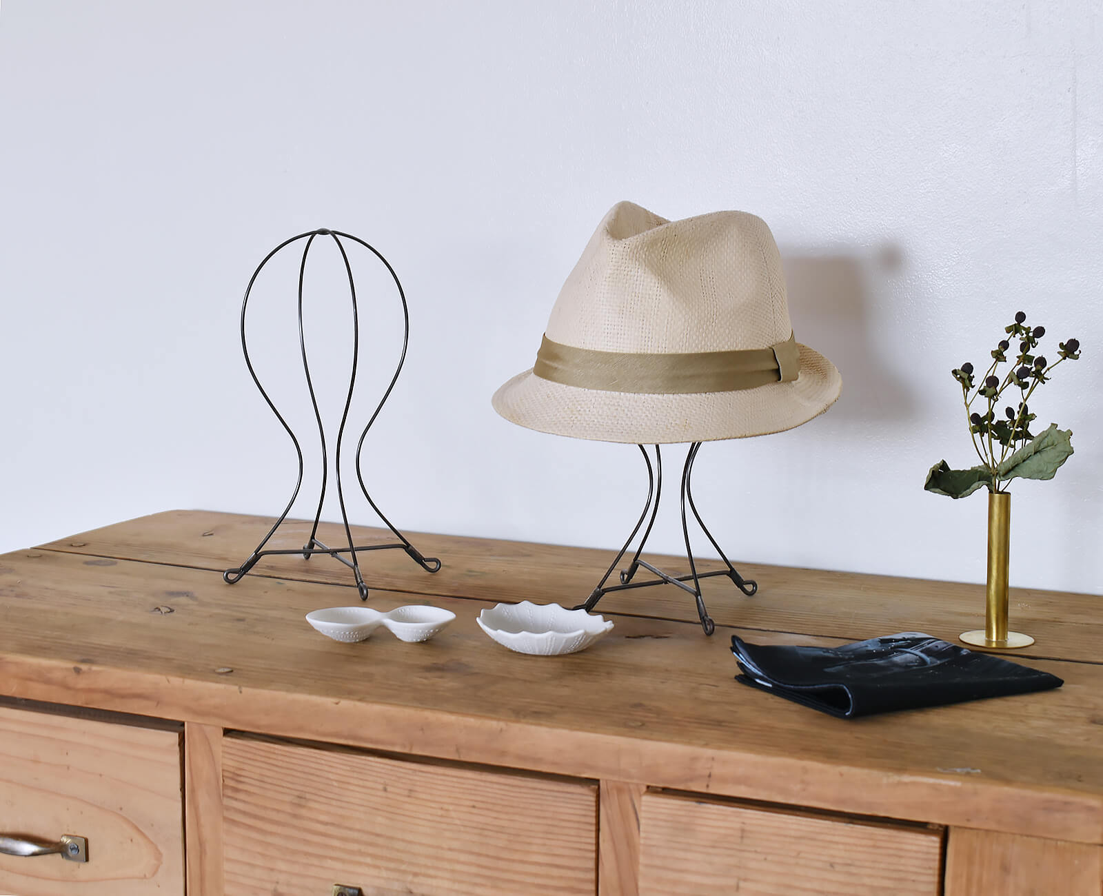 FOLDING HAT STAND