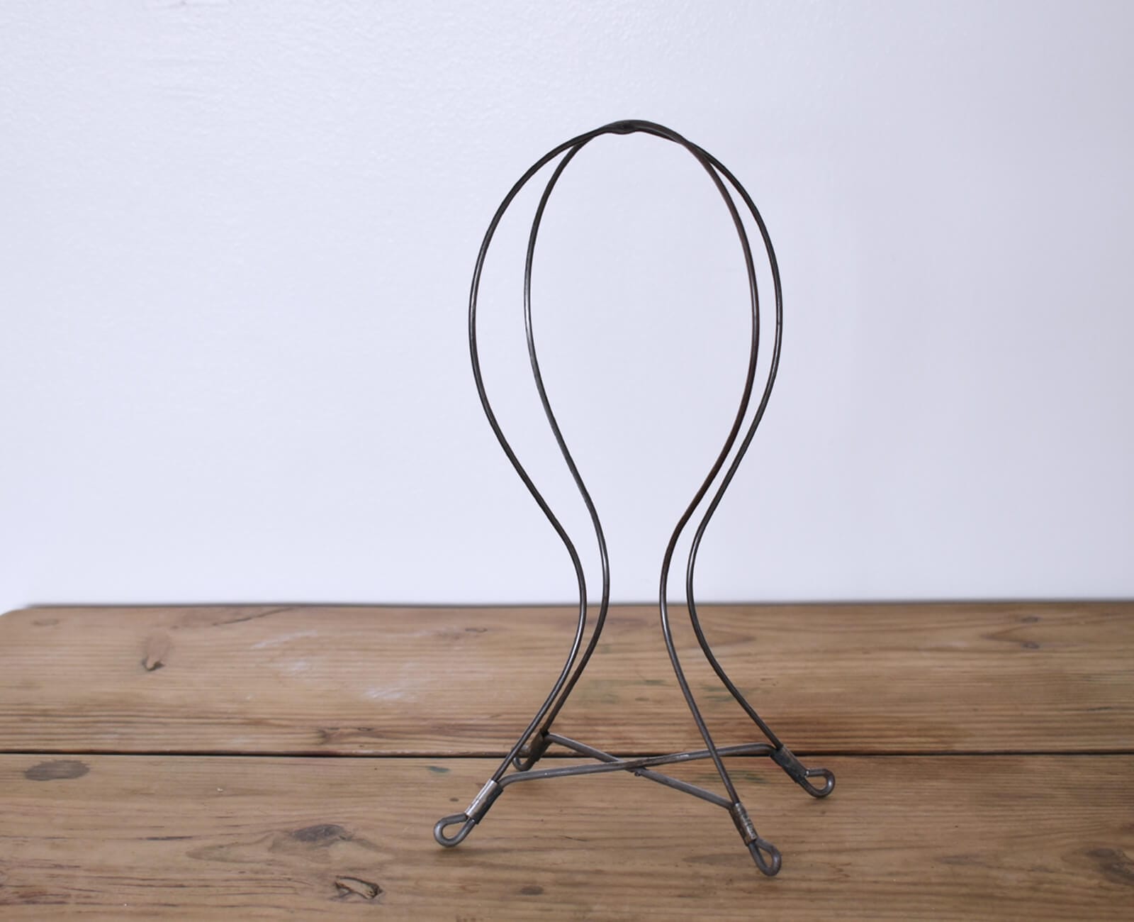 FOLDING HAT STAND