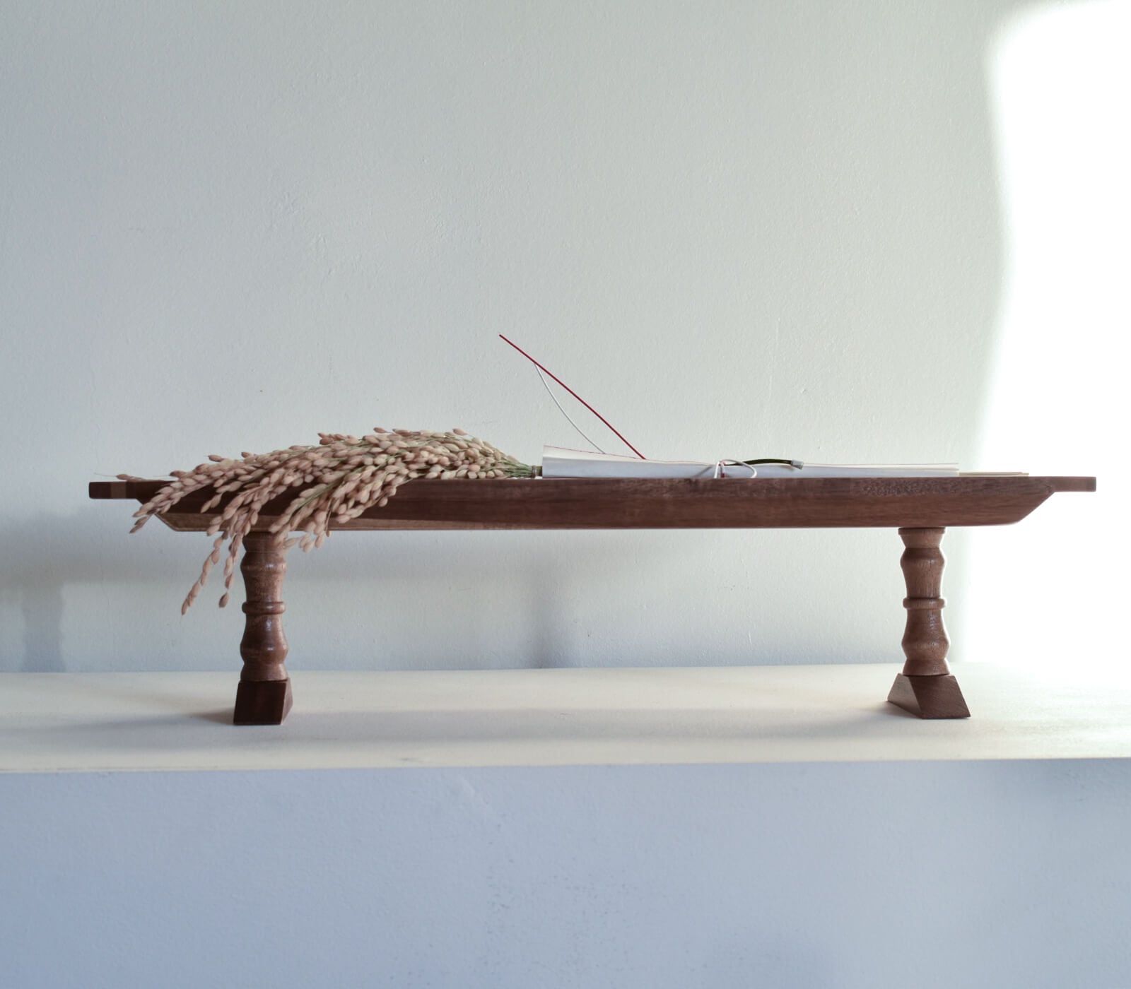 アカシアの飾り棚 ｜CATAWARA（カタワラ）