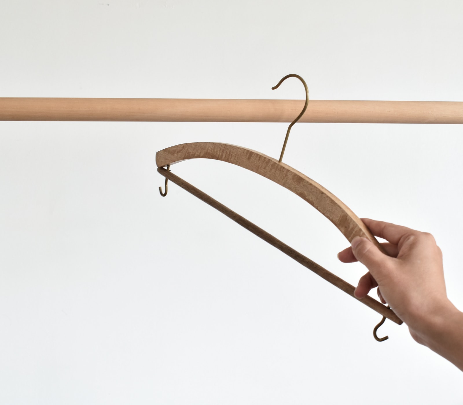 WOOD SKIRT HANGER