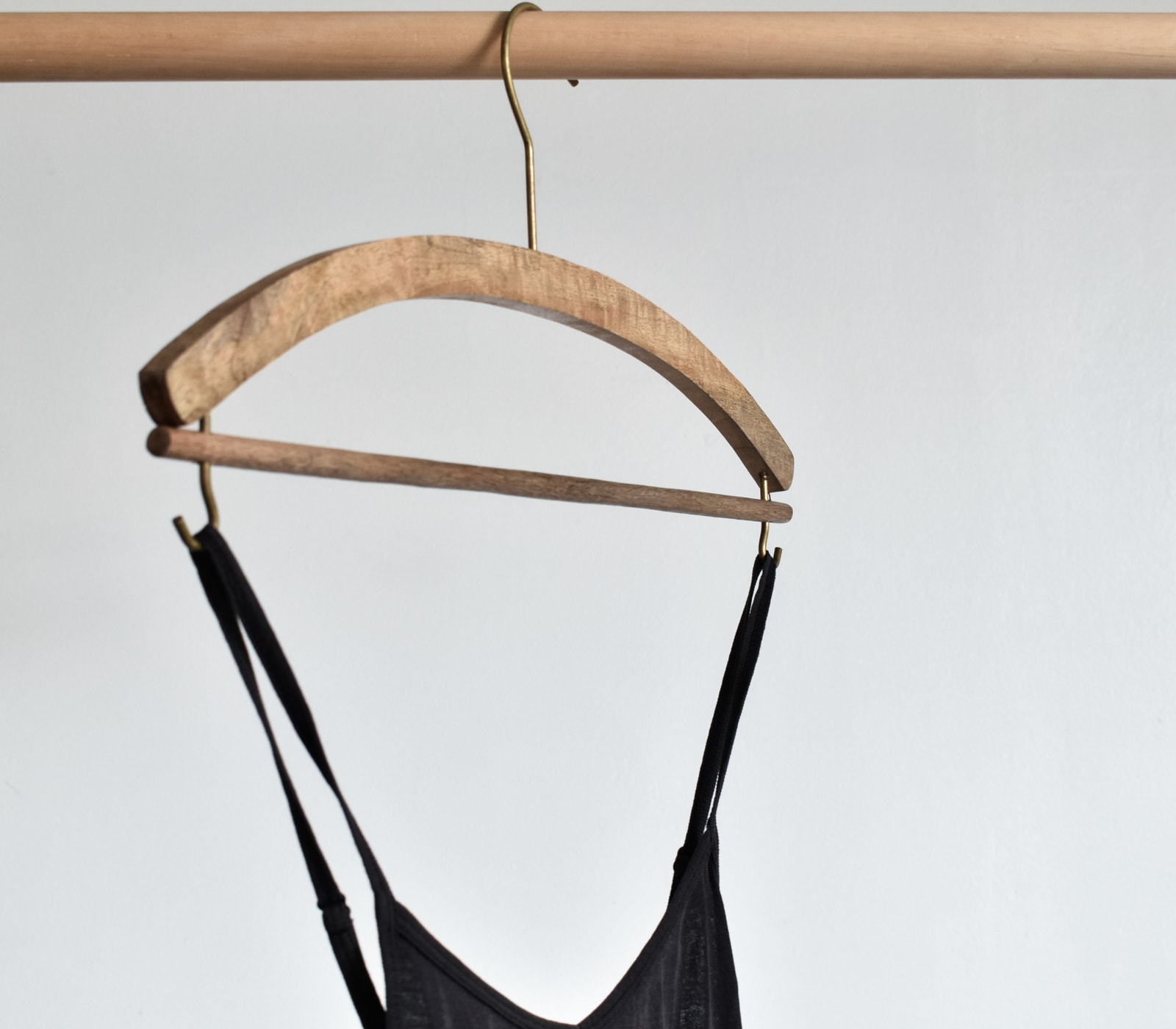 WOOD SKIRT HANGER