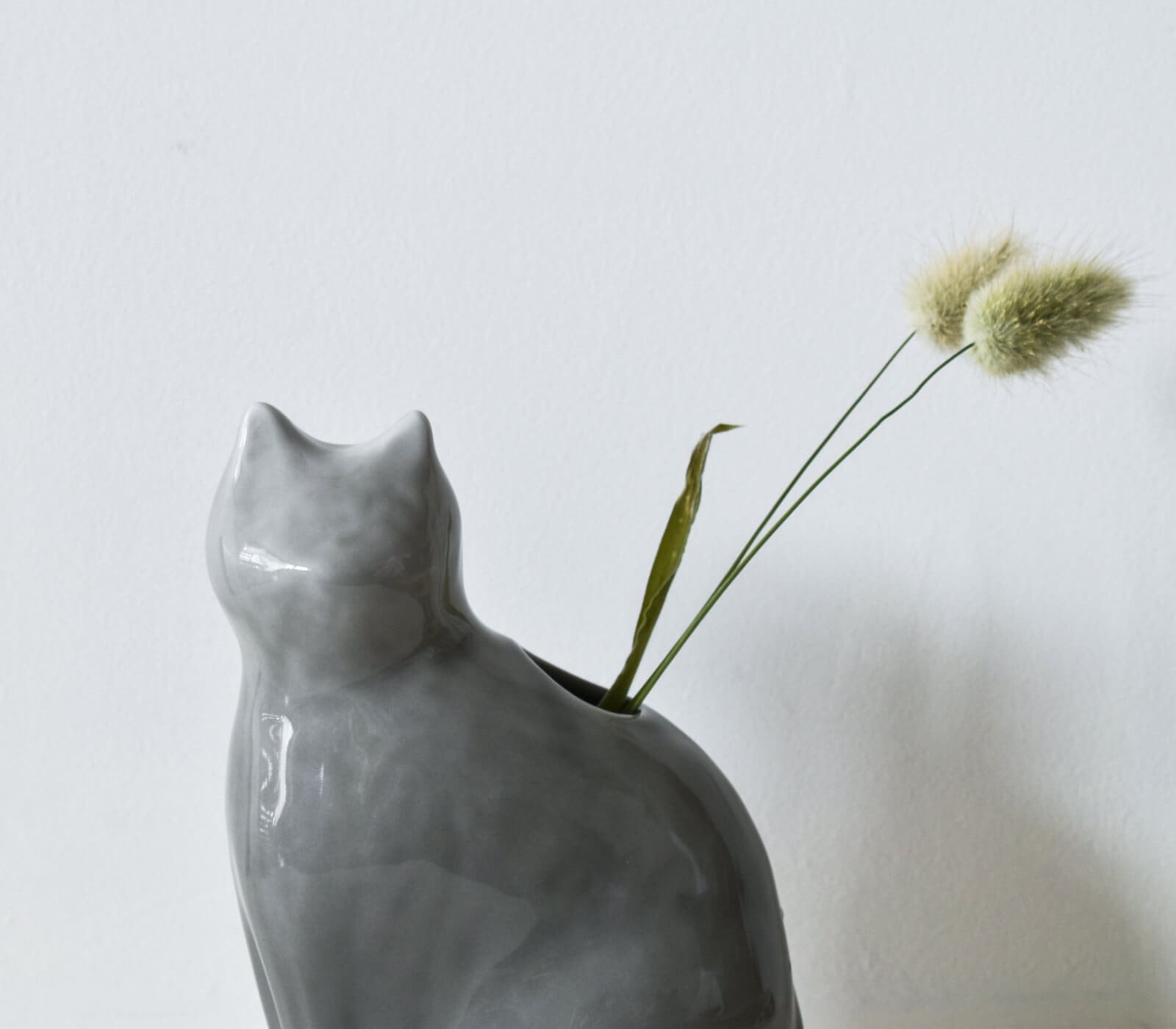 I AM JIKINEKO （ひがしちか / ZEN TO）｜CATAWARA（カタワラ）