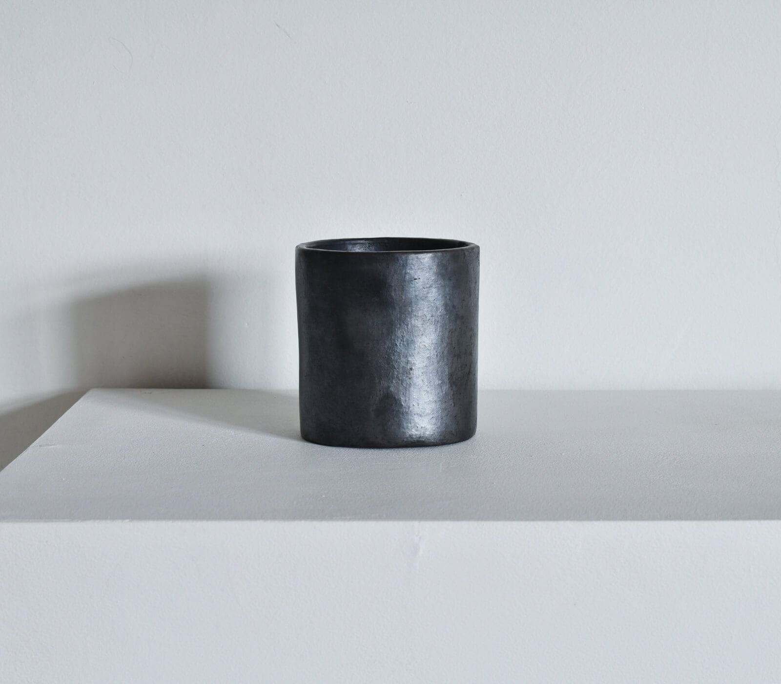 BLACK POTTERY TOOL STAND