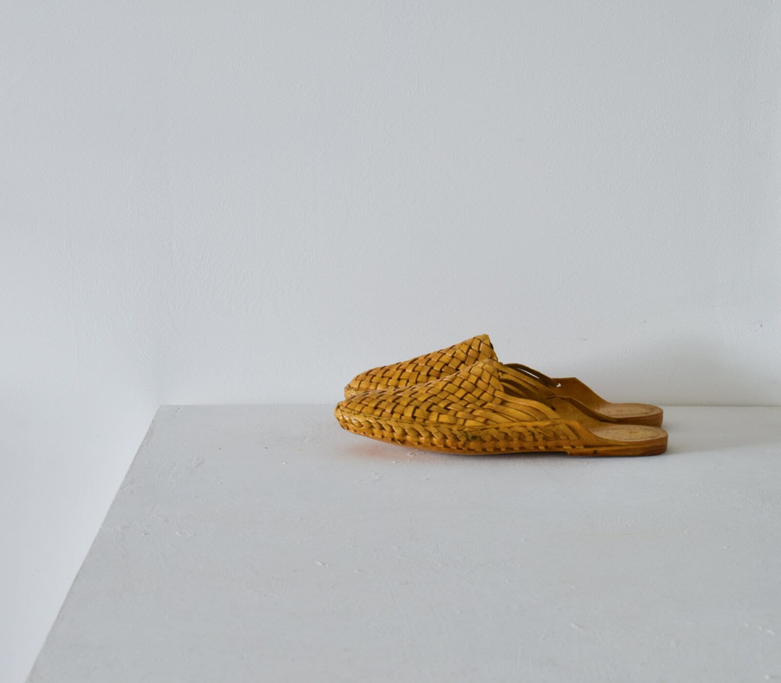 WOVEN CHAPPAL