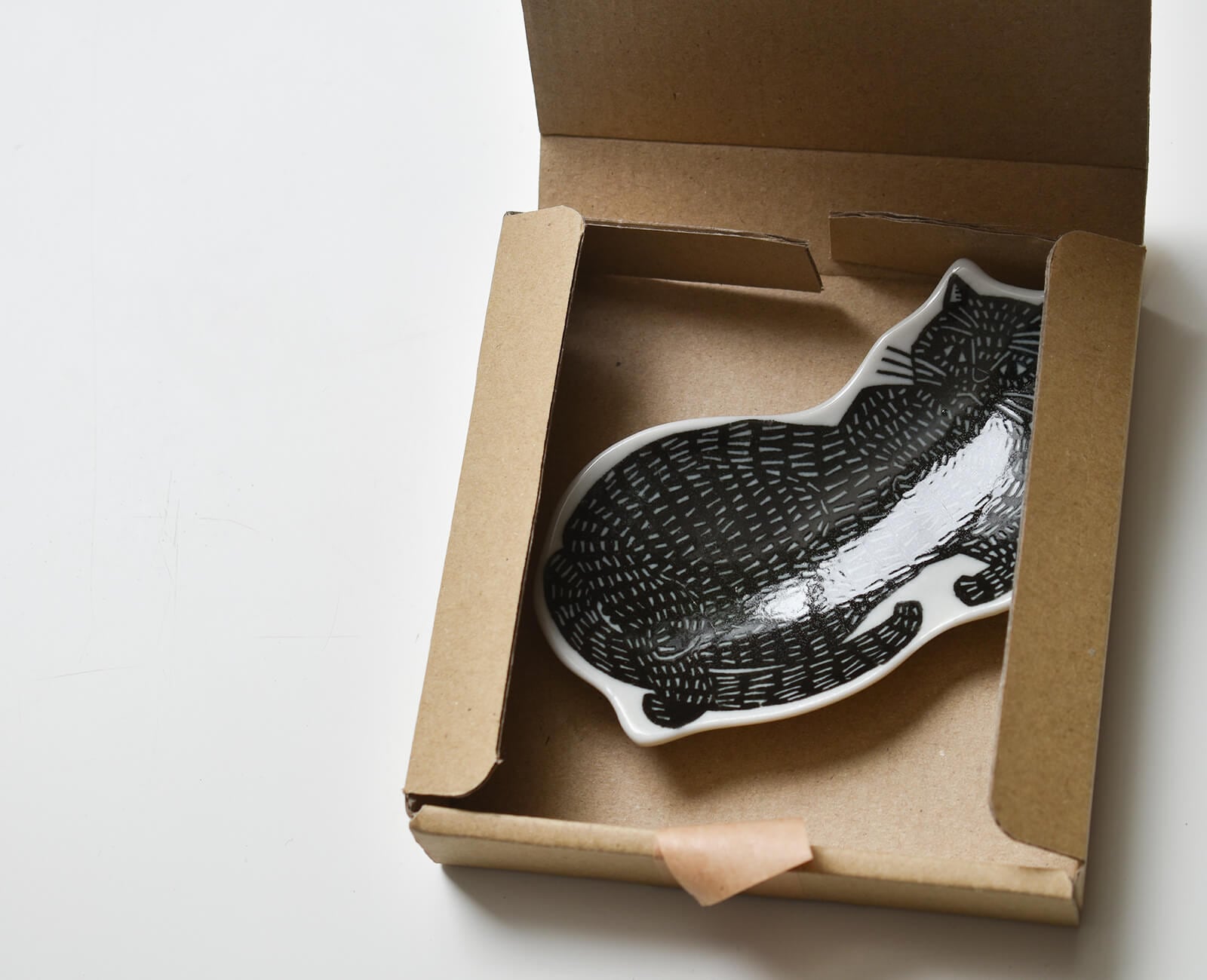 kata kata 切り抜き印判手皿 / 倉敷意匠｜CATAWARA（カタワラ）