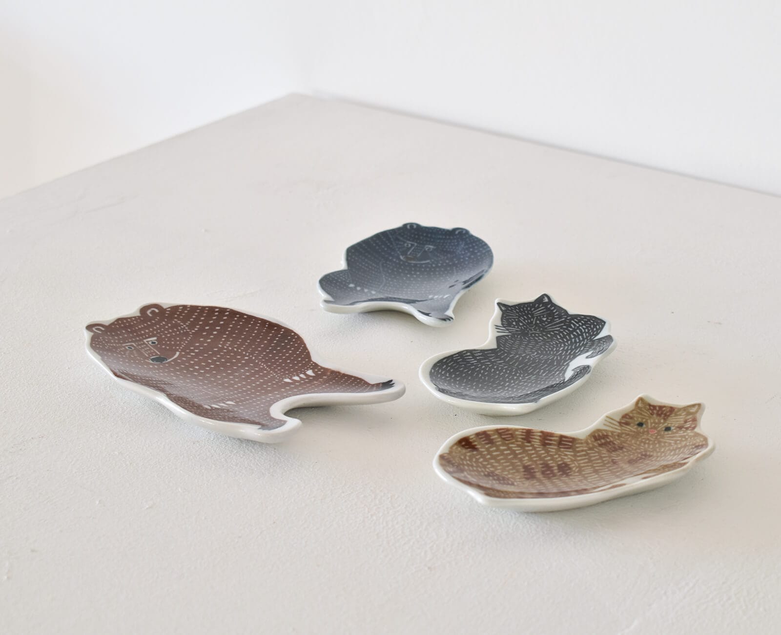 kata kata 切り抜き印判手皿 / 倉敷意匠｜CATAWARA（カタワラ）