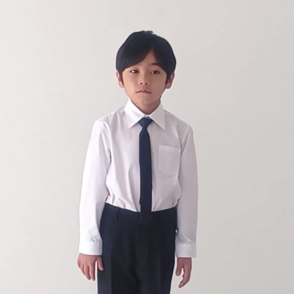 ユナイテッドアローズ　ネイビー フォーマルスーツ 130cm シャツネクタイ付き NEW【セール22％OFF】長袖 ネクタイ付きフォーマルシャツ 100 110 120